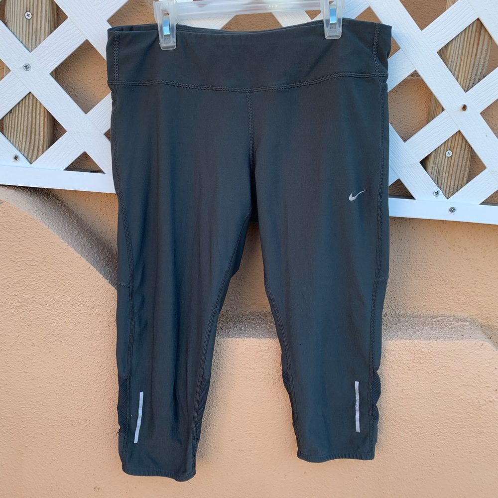 Nike Dri-Fit Grey Capri pants
